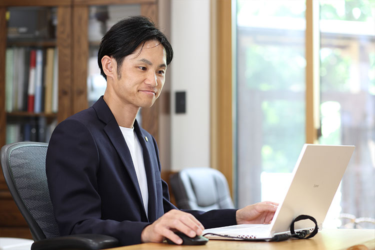 02｜社会保険・労働保険手続き／労務サポート